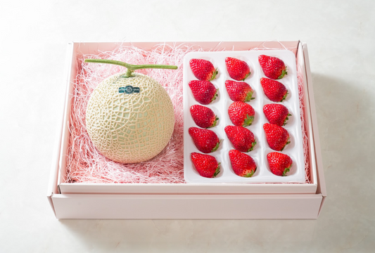 春限定｜桃の香いちごギフト（15粒＋メロン）